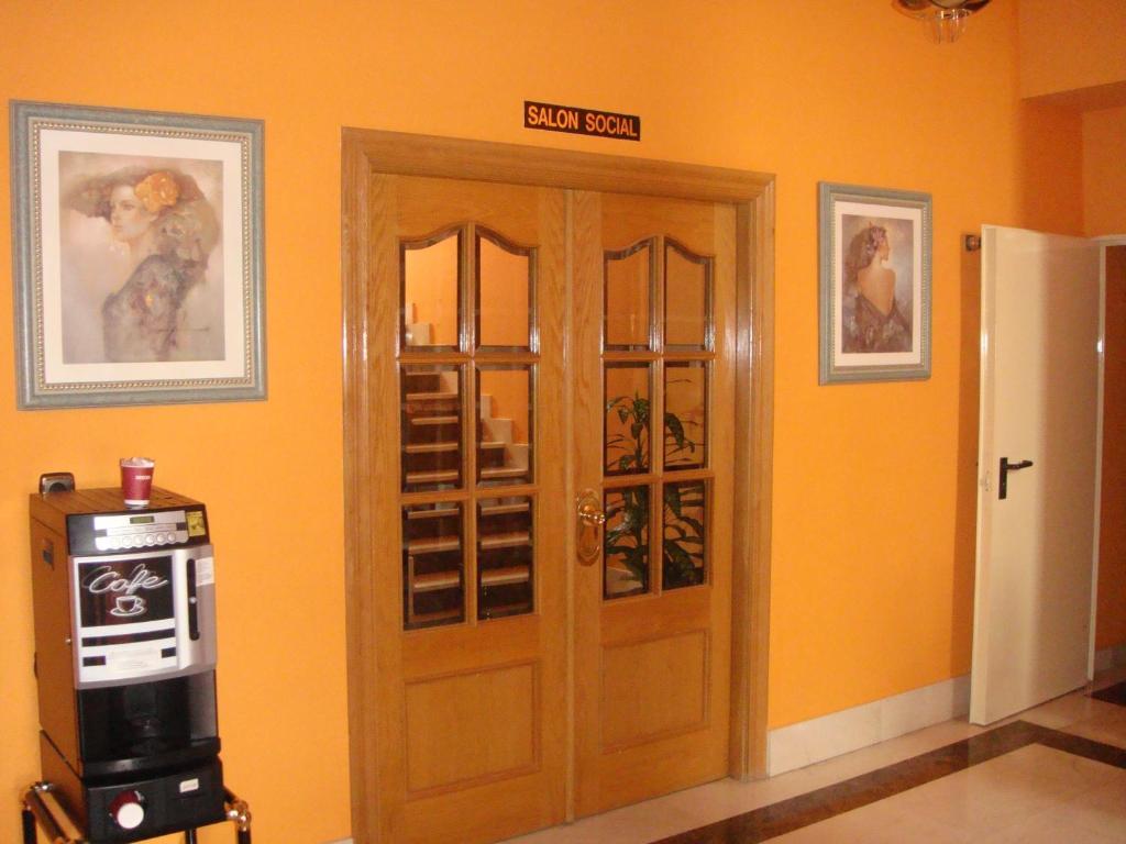 Hostal Serpol Palencia Bagian luar foto