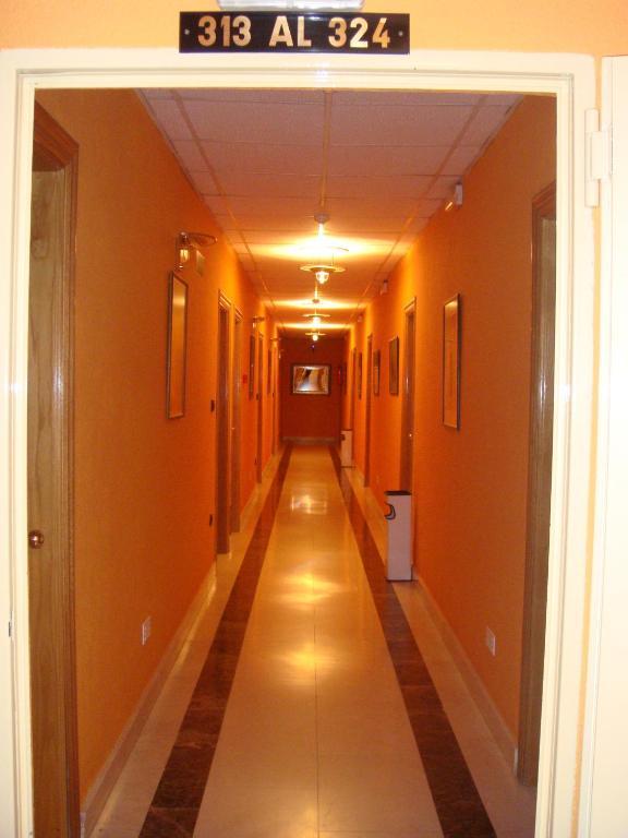 Hostal Serpol Palencia Bagian luar foto