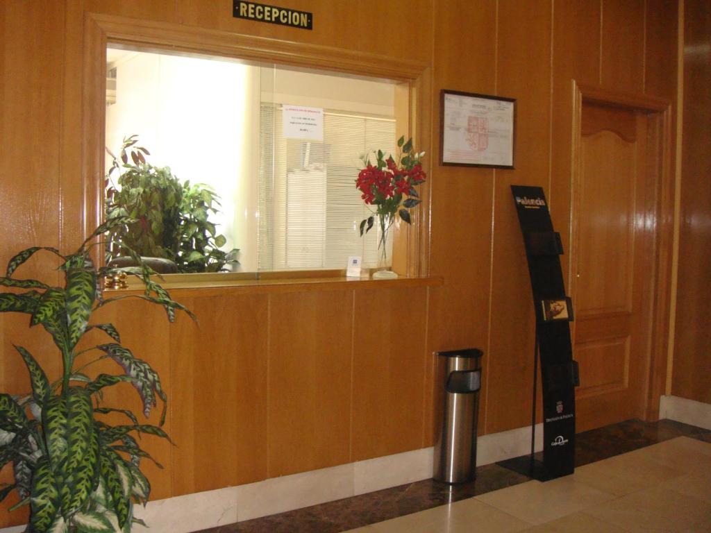 Hostal Serpol Palencia Bagian luar foto